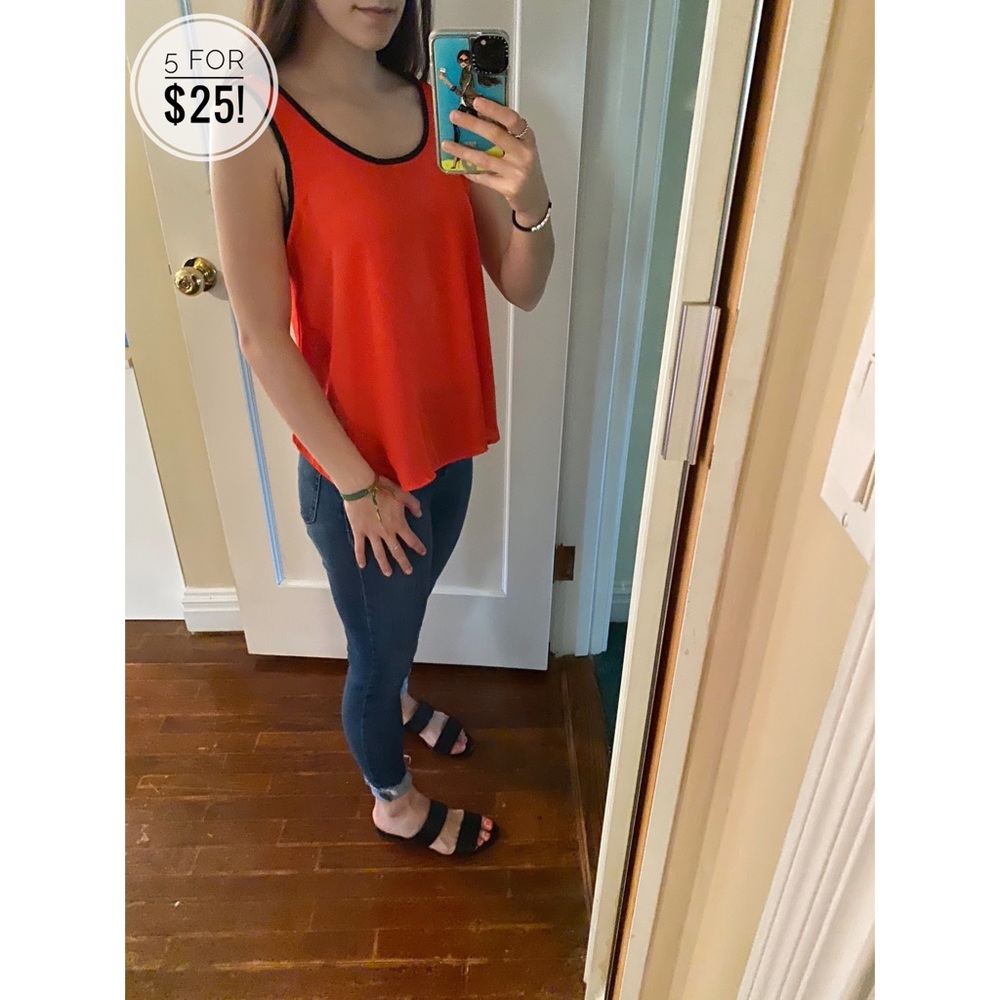 5/$25✨A’gaci Red Top with Open Back & Bows - Small